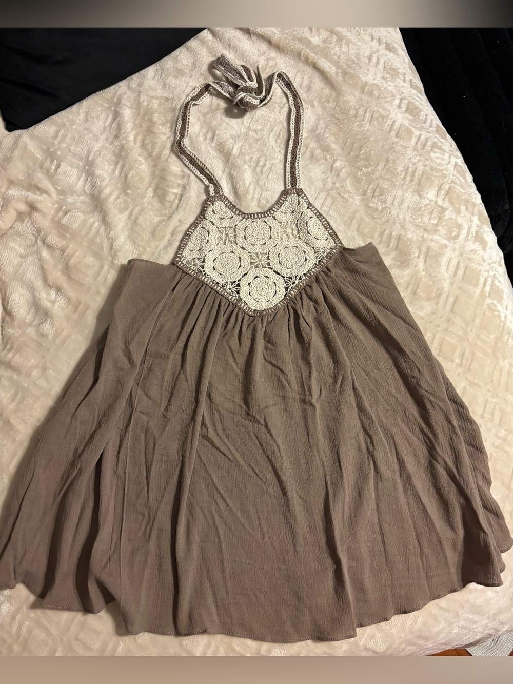 easel Taupe Halter Camisole with Cream Crochet Bib
